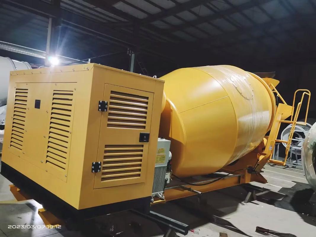 船舶混凝土泵送與布料技術(shù) 船載攪拌罐、船上泵送與臂架布料一體化解決方案